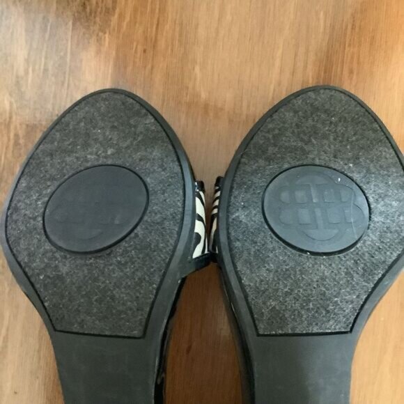 Dana Buchman Majorca Zebra Satin Heels 👠 - Picture 6 of 7